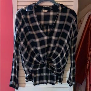 Long sleeve knit shirt